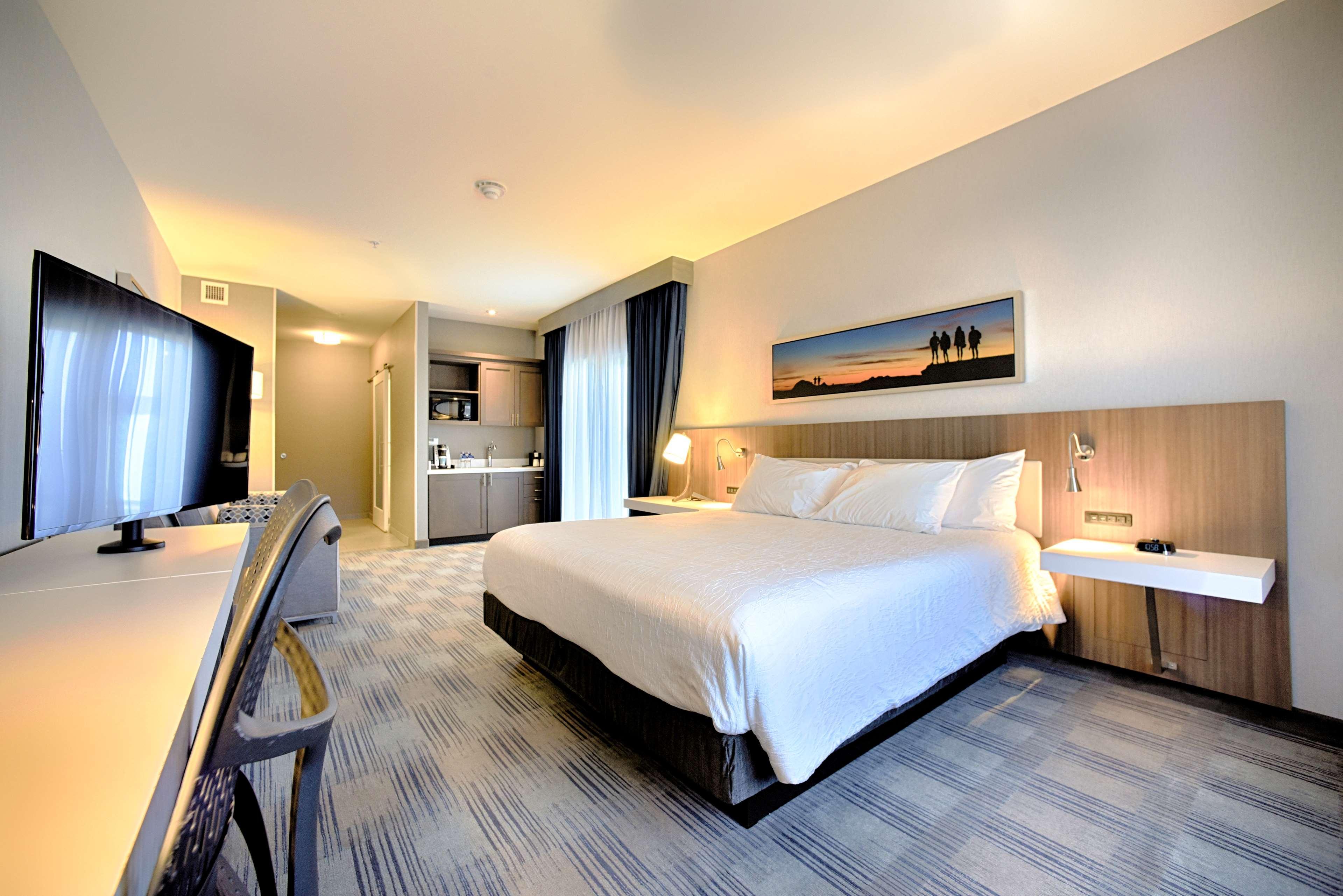 Hilton Garden Inn Santa Barbara/Goleta Bagian luar foto