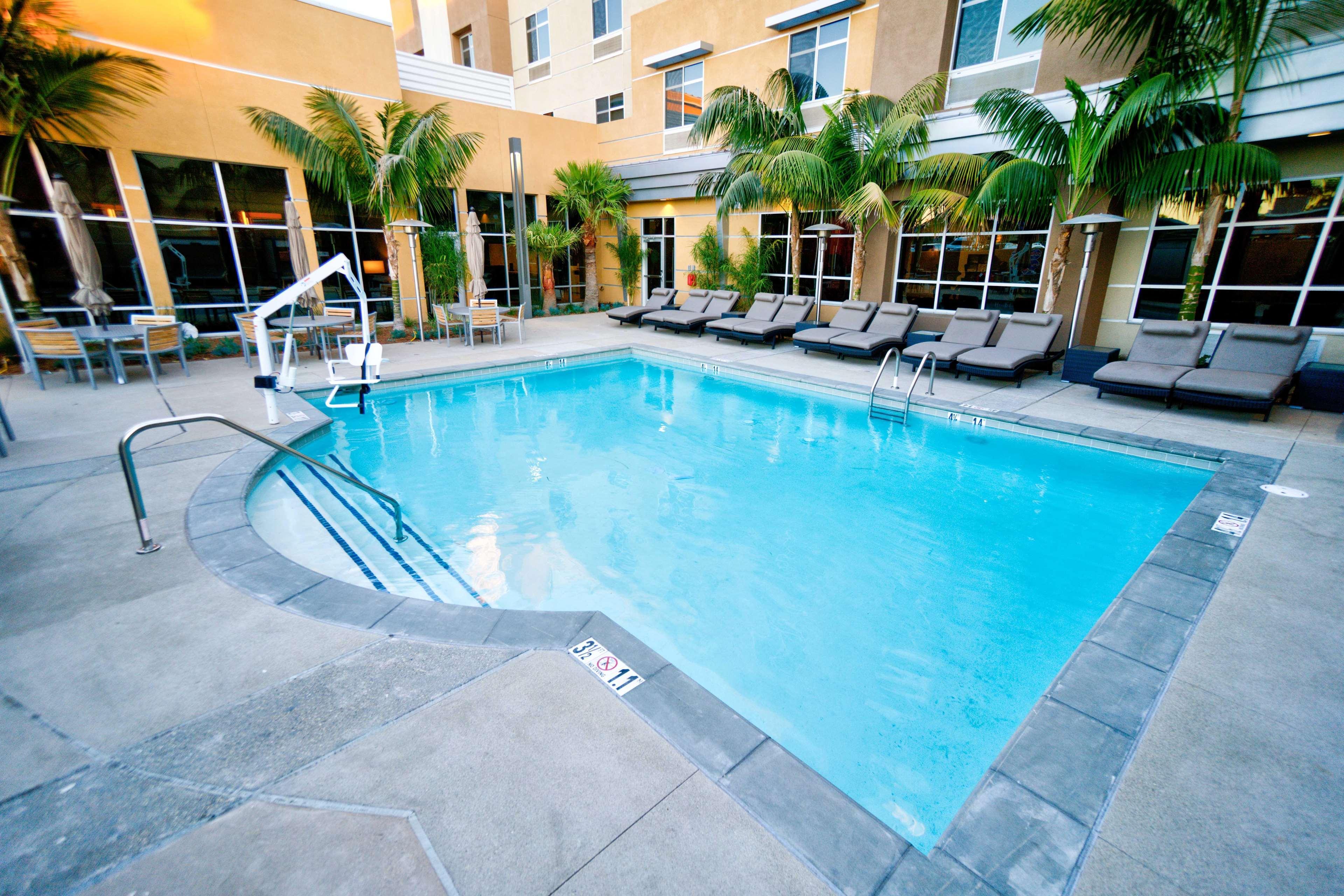 Hilton Garden Inn Santa Barbara/Goleta Bagian luar foto